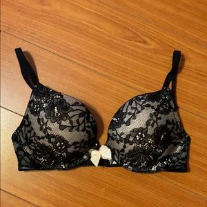 NWOT Victoria’s Secret Push Up Black Lace Bra